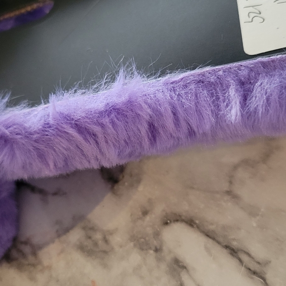 Galaxy 21 FE Purple fur Case - Picture 5 of 5